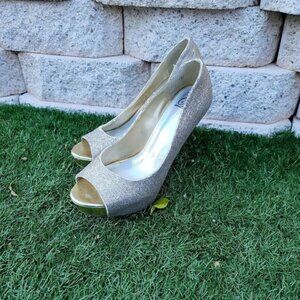 D brand women's gold sparkle open toed heels